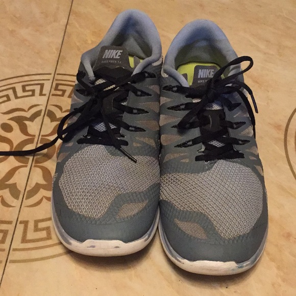 NIKE